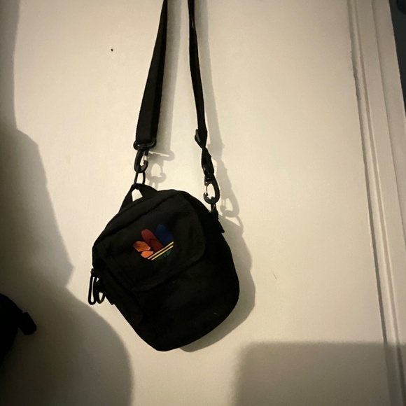 Small Adidas Crossbody bag - Picture 2 of 3